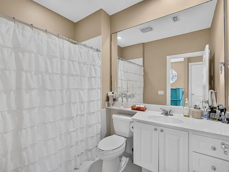 213 Barcelona Dr — Photo 35