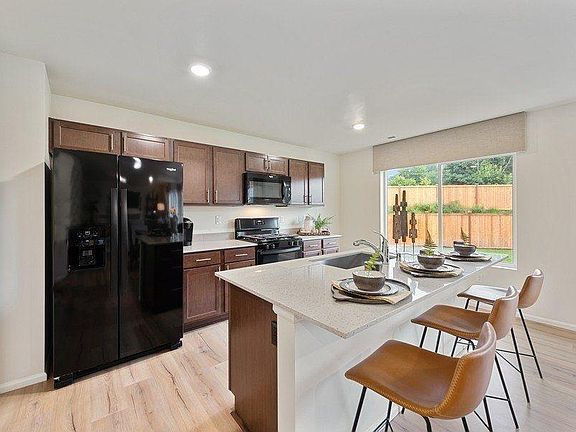 5th image of 9122 Aster St SE