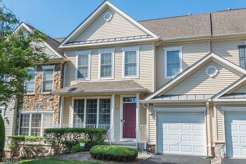 1st image of 6 MOUNTAIN VIEW DR