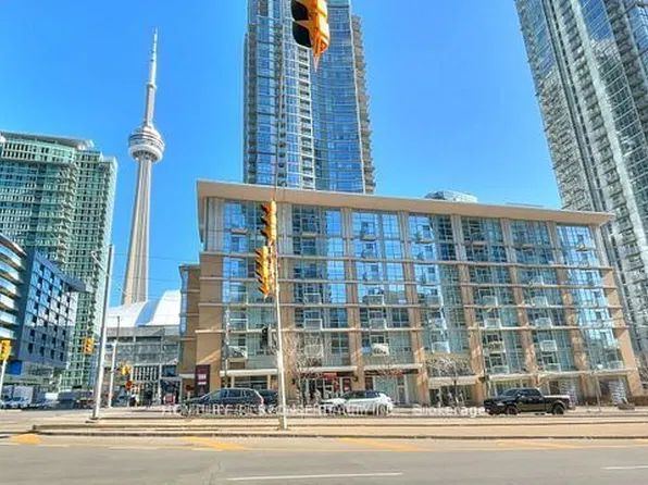 9 Spadina Ave #706, Toronto, ON M5V 3V5