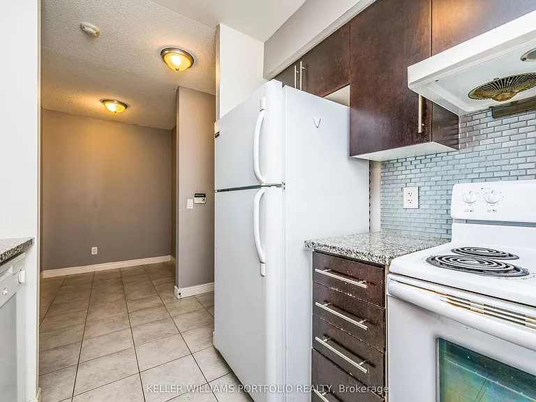 70 Town Centre Ct #806 — Photo 9