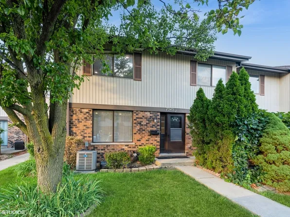 7345 Winthrop Way Unit 1, Downers Grove, IL 60516
