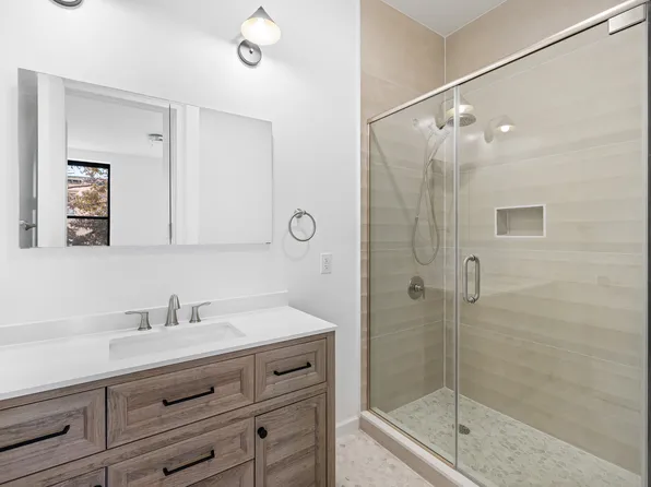 317 Court Street image 9 of 12