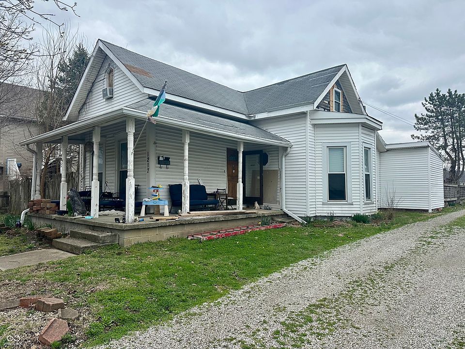 2nd image of 1217 Pearl St