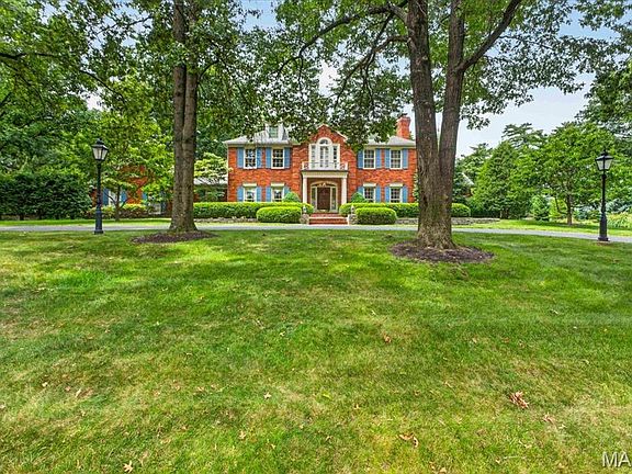 2nd image of 1233 Royal Glen Dr