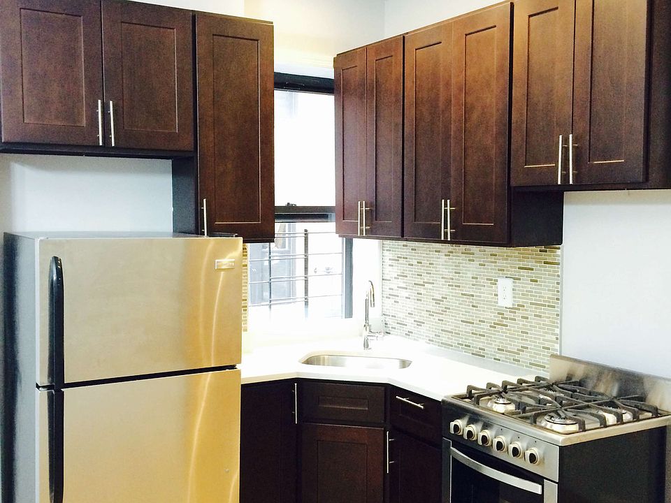 1st image of 121 Jefferson Ave APT 22