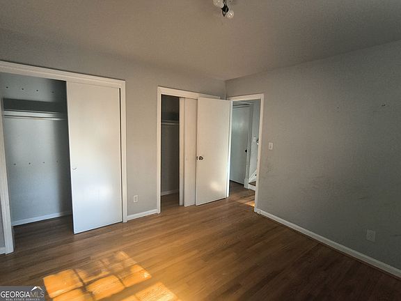 4th image of 363 River Rd