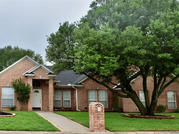 1111 Nortman Dr, Gainesville, TX 76240