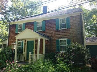 17 Weybridge Ln, Brookline, MA 02445