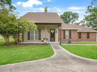 1033 N Haven Dr, Ponchatoula, LA 70454