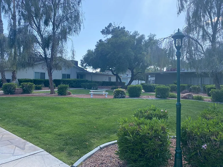 3016 El Camino Ave — Photo 18