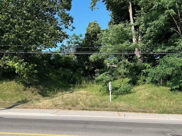 351 Sidney St, Quinte West, ON K8V 2V1