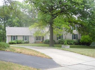 7850 Stonehouse Ct, Centerville, OH 45459