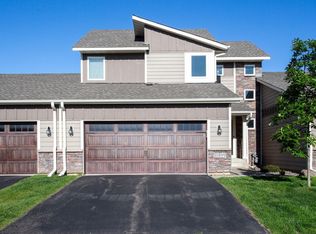 10899 Retreat Ln, Woodbury, MN 55129