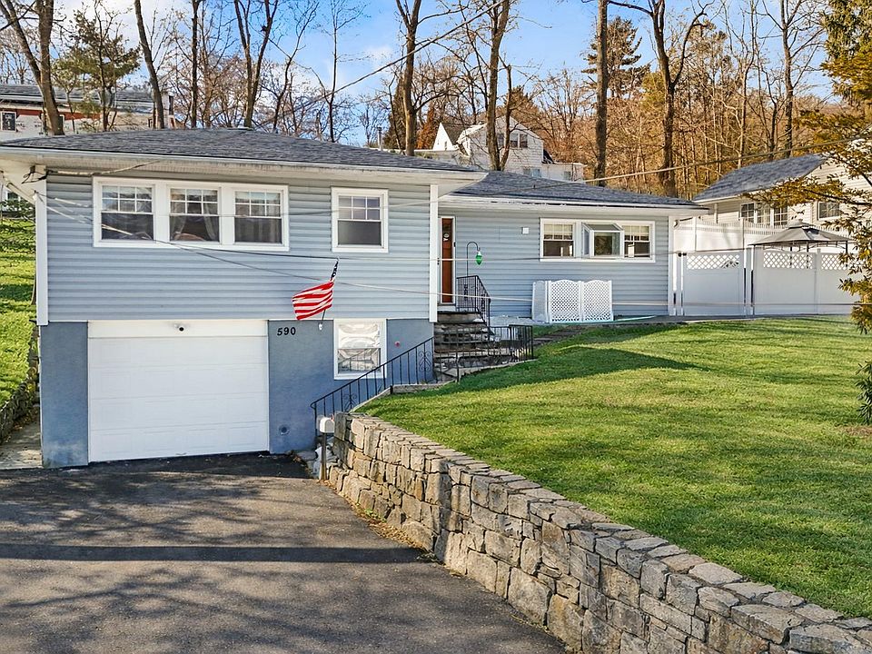 1st image of 590 Ashford Avenue