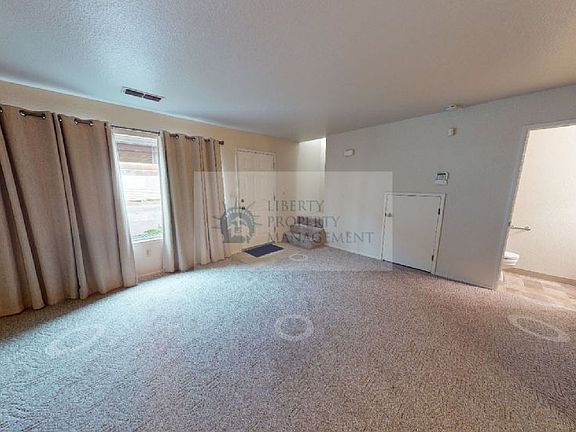 4th image of 915 Kenwood Ave APT 2