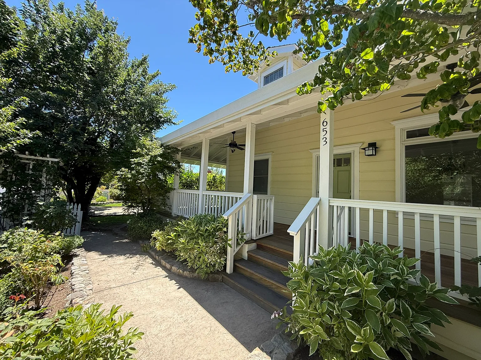 2 bed, 2317 sqft, $5,500 — Photo 2