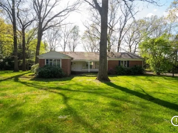 3409 Banberry Ln, New Castle, PA 16105