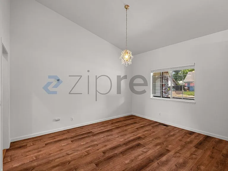 1425 Country Manor Dr — Photo 8