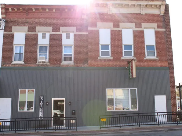 114 W Main St, Shelbyville, IL 62565