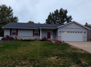 1708 Country Acres Dr, Saint Peters, MO