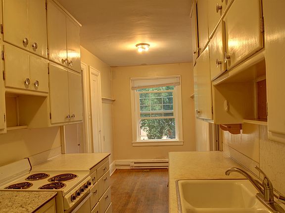 4th image of 439 University Ave #10526359