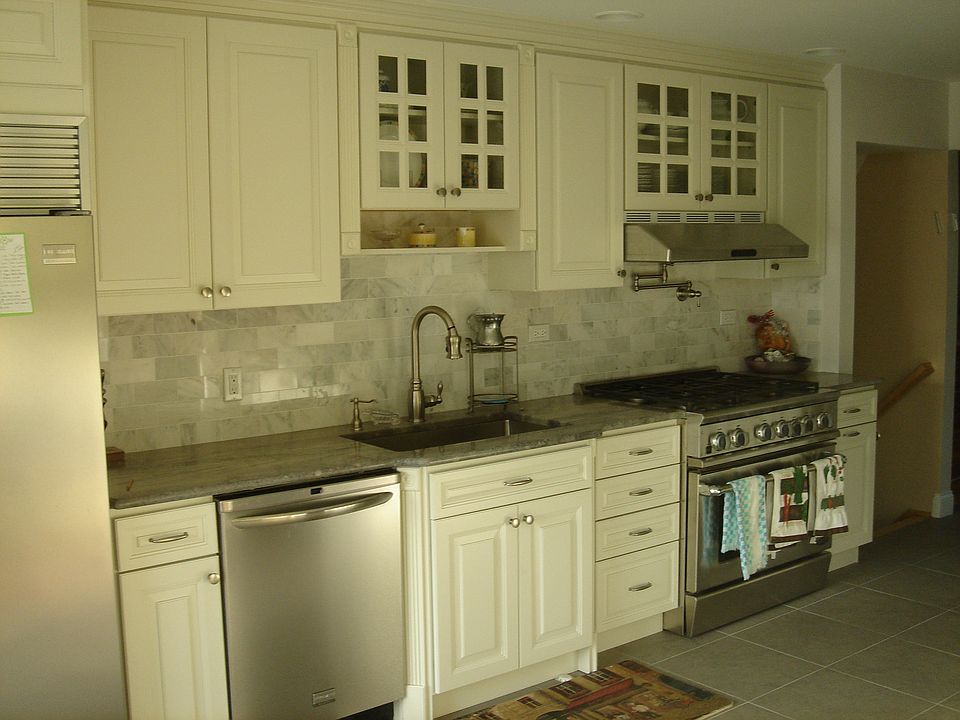 1st image of 35 Pasadena Dr
