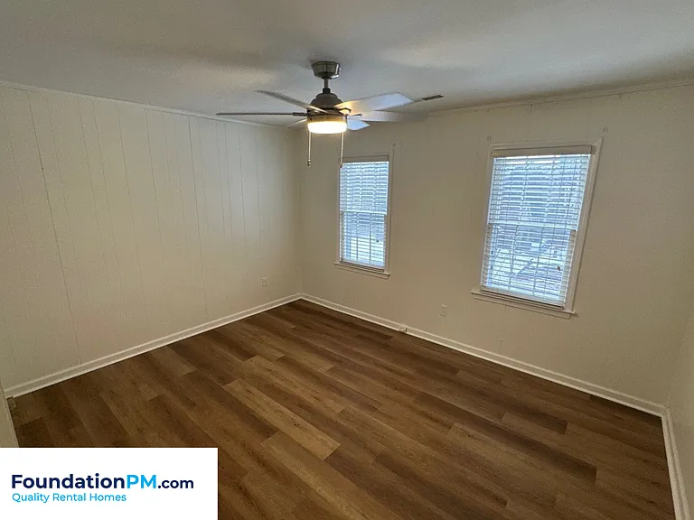 7939 Dovie Ln — Photo 32