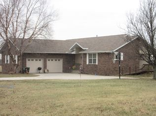 884 209th Ter, Fort Scott, KS 66701