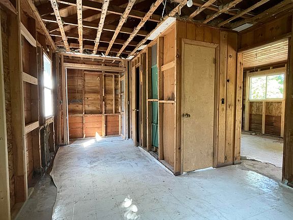5th image of 5980 McKibben Rd