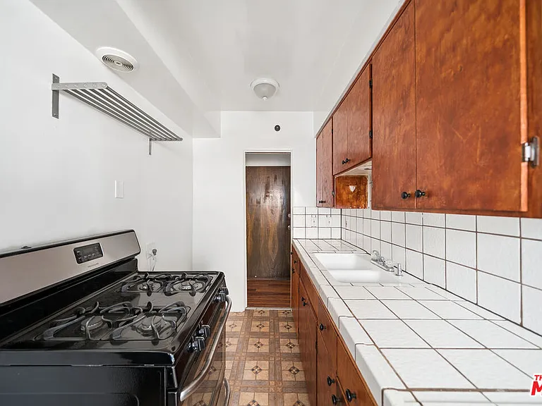 153 S Crescent Dr #3 — Photo 5