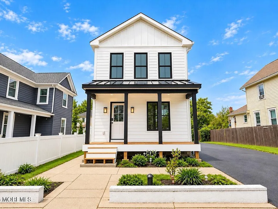 108 Catherine St #1