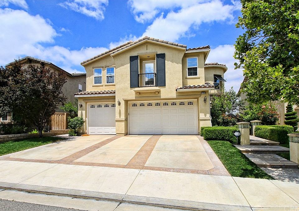 neer  ① 17767 Wren Dr, Canyon Country, CA 91387 | Zillow