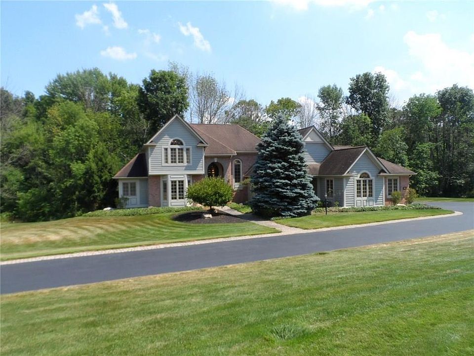 1st image of 16 Boulder Creek Dr