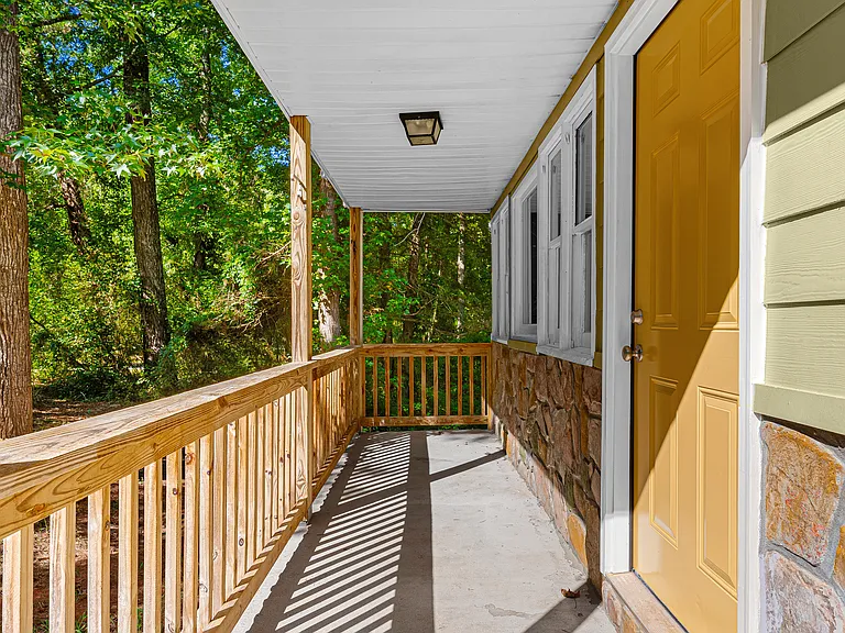 407 Veterans Dr — Photo 4