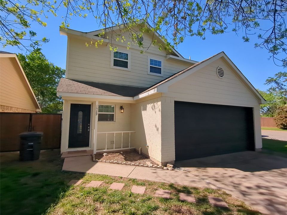 1st image of 1529 Woodhall Way