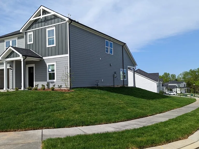 1411 Alabaster Ln — Photo 3