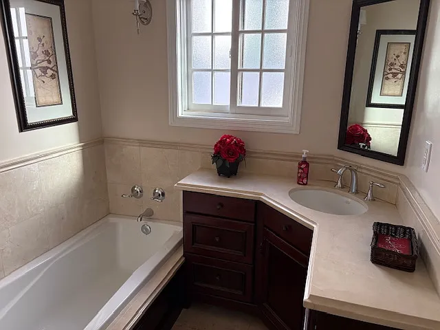 10328 Dunkirk Ave — Photo 8