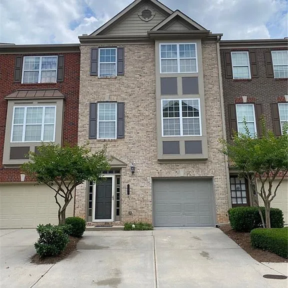 3231 Greenwood Oak Dr — Photo 2