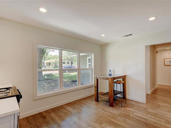 5th image of 5209 Basswood Ln
