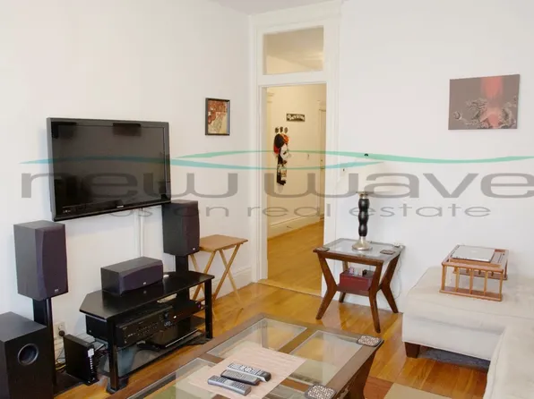 104 Queensberry St, Boston, MA