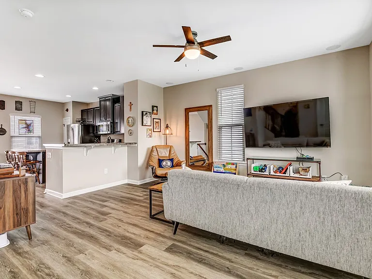 358 Spring Hill Pl — Photo 15