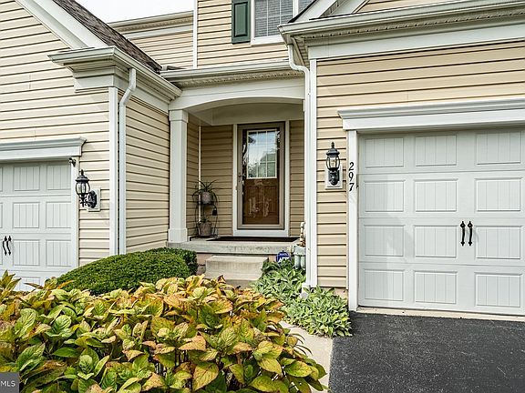 2nd image of 297 N Caldwell Cir