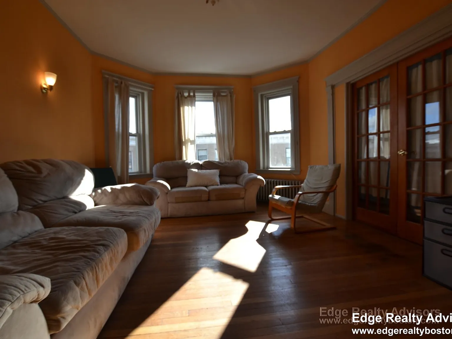4 bed, 1600 sqft, $4,600 — Photo 2