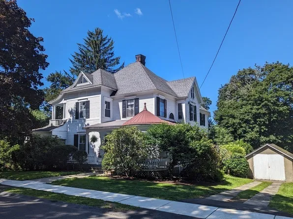 6 Cedar St, Clinton, MA 01510