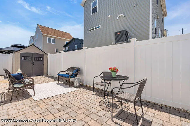 63 Fort Ave — Photo 41