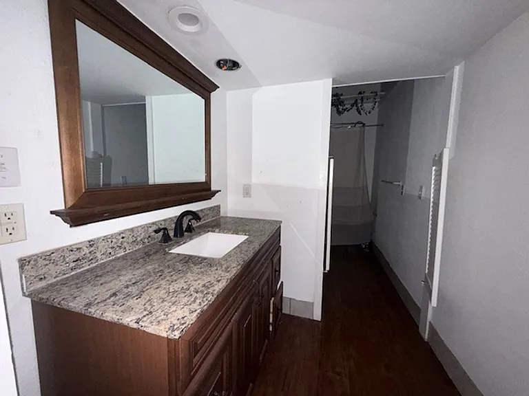 525 Arch St — Photo 14