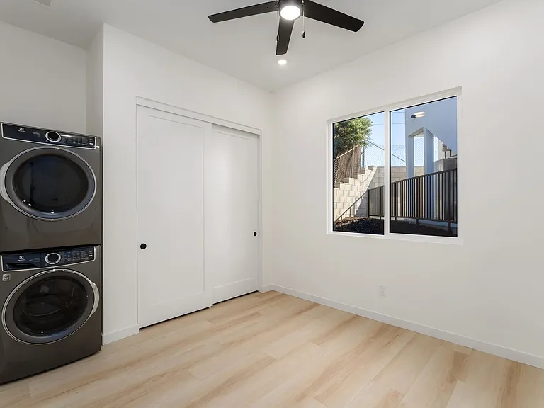4603-4611 Almayo Ave — Photo 8