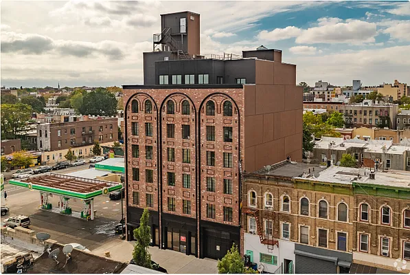 Rented by Rennit Inc. | media 21