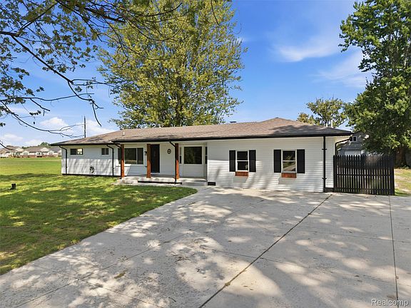 4th image of 4655 Denton Rd